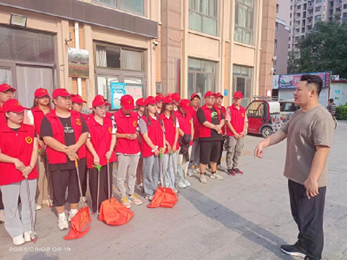 9月2日九州平台在凤凰城A区开展志愿服务活动 (4).jpg